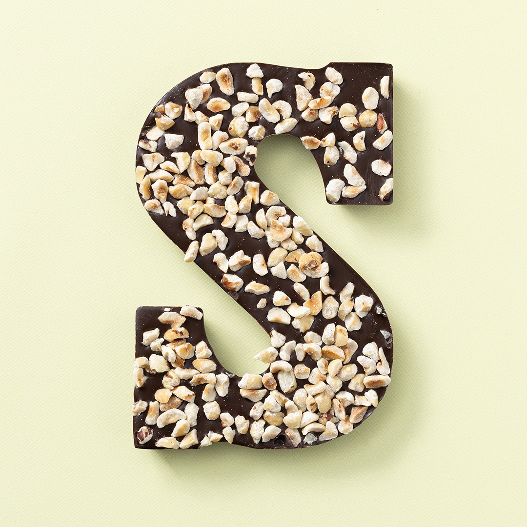 Chocoladeletter S puur / hazelnoot (225 gram)