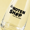 Close-up van glazen notenkaraf 250 ml met De Notenshop logo