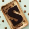 Chocoladeletter S Puur 80% (200 gram) met kruidnoten
