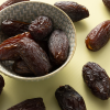 Dadels medjoul (bio) 500 gram (Spaarproduct) in een schaaltje ingezoomd