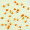 Chocopinda's oranje los over de achtergrond
