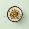 Ontbijt topping banaan / choco in een schaaltje yoghurt