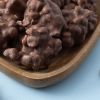 Ambachtelijke rocky road rotsjes melk op schaal