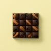 Chocolates For You choc block puur nuts & berries 100 gram met pure chocolade, amandelen en gedroogde bessen