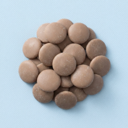 Chocolade druppels karamel in een cirkel