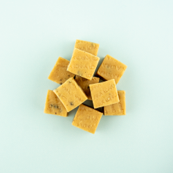 Fudge Cookie Dough van het merk Lonka in een cirkel