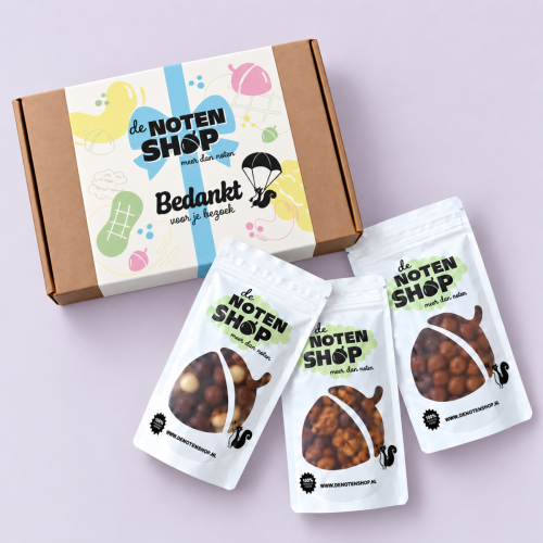 Geschenkpakket chocolade welkom met drie zakjes chocolade en cadeaubox Geschenkpakket chocolade welkom met drie zakjes chocolade en cadeaubox