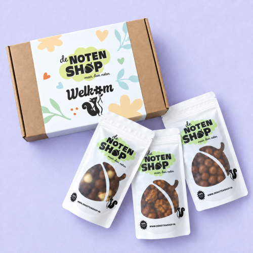 Geschenkpakket chocolade welkom met drie zakjes chocolade en cadeaubox Geschenkpakket chocolade welkom met drie zakjes chocolade en cadeaubox