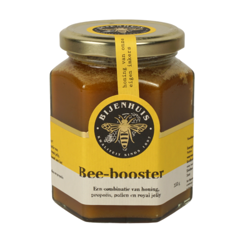 Glazen pot Bee-booster van het merk Bijenhuis met een witte achtergrond