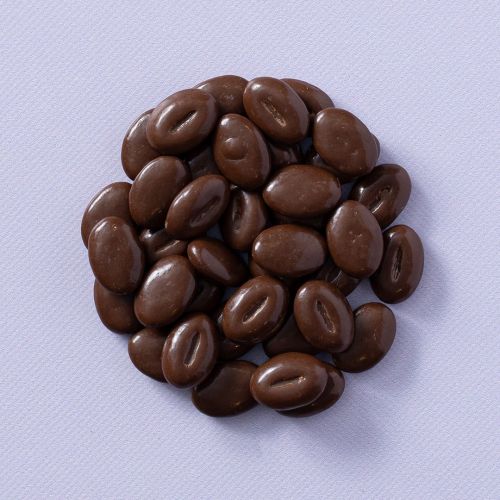 Mokka boontjes melk in een cirkel