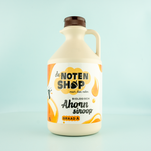 Biologische ahornsiroop graad a amber in een plastic fles van De Notenshop