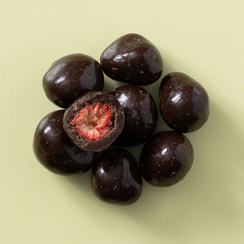 Pure chocolade aardbeien in een cirkel