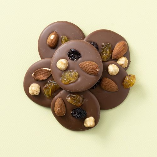 Studenten flikken melk op elkaar gestapeld