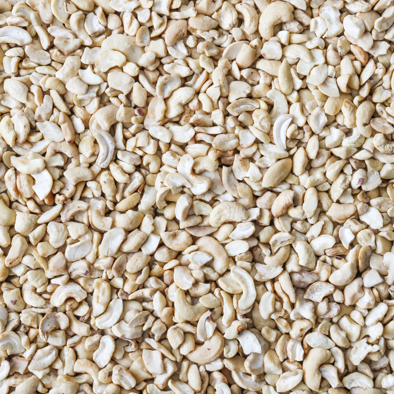 Cashew stukjes ongebrand 22,68 kg doos