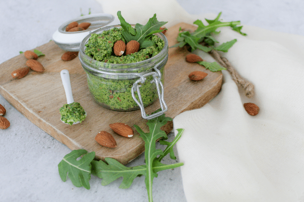 Amandel rucola spread