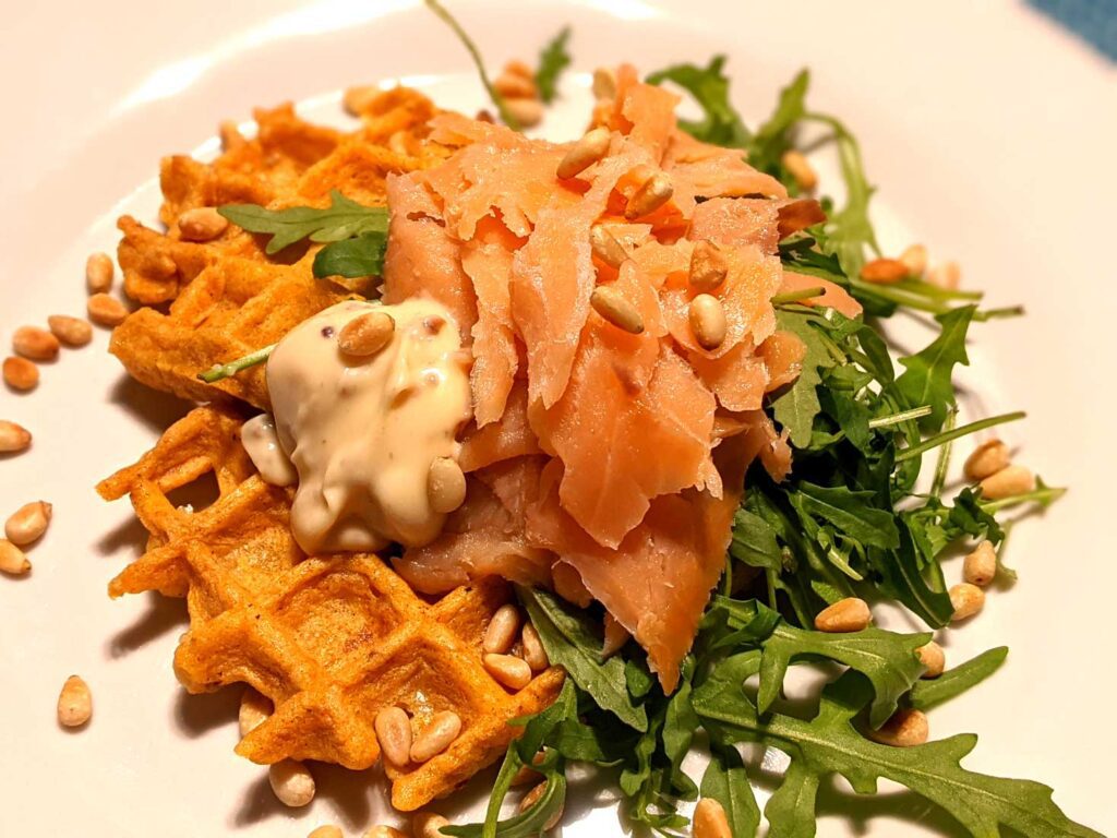 Chaffle met gerookte zalm