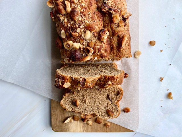 Bananenbrood met notencrunch on top