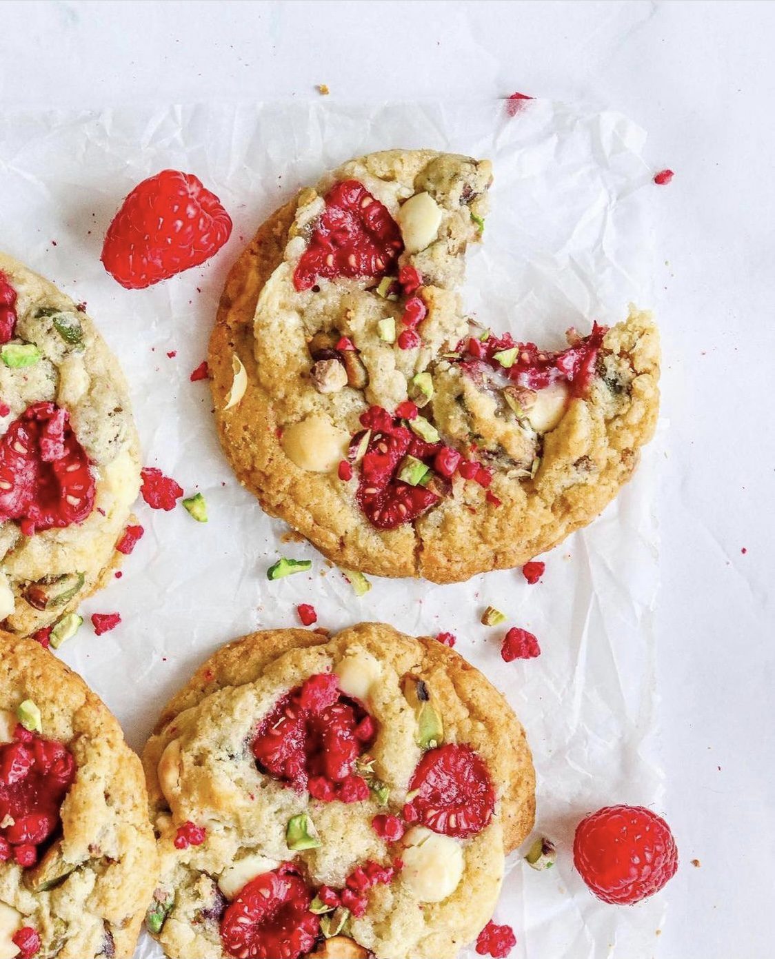 Frambozen, pistache en witte chocolade koekjes