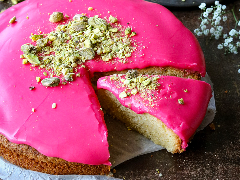 Glutenvrije roze koeken taart
