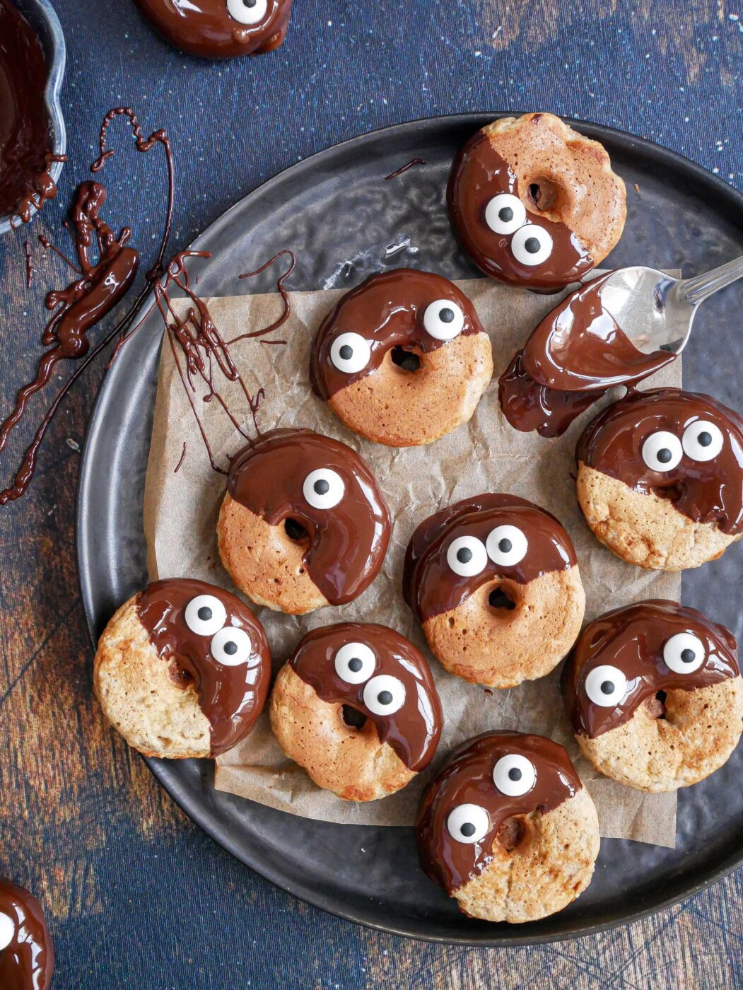 Halloween-wafel-donuts met oogjes