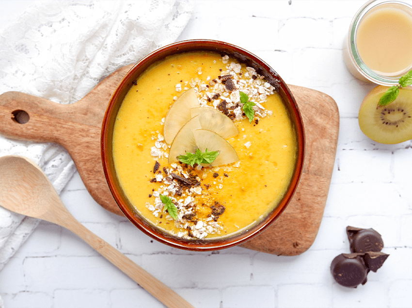 Spicy smoothiebowl met gember