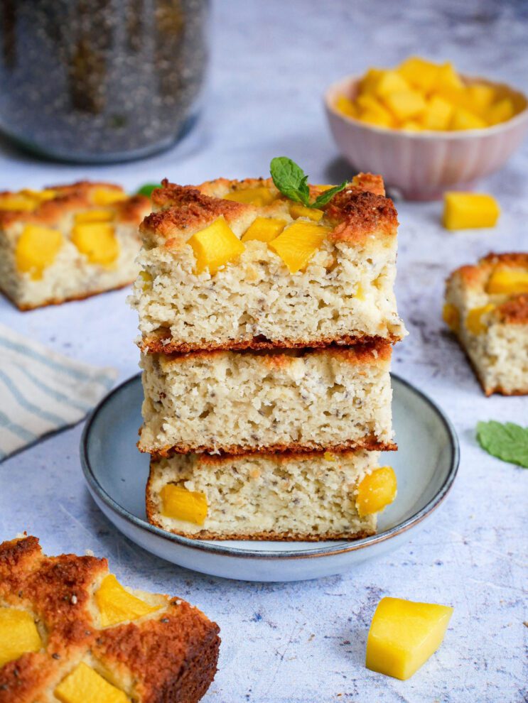 Zachte citroen-mango cake