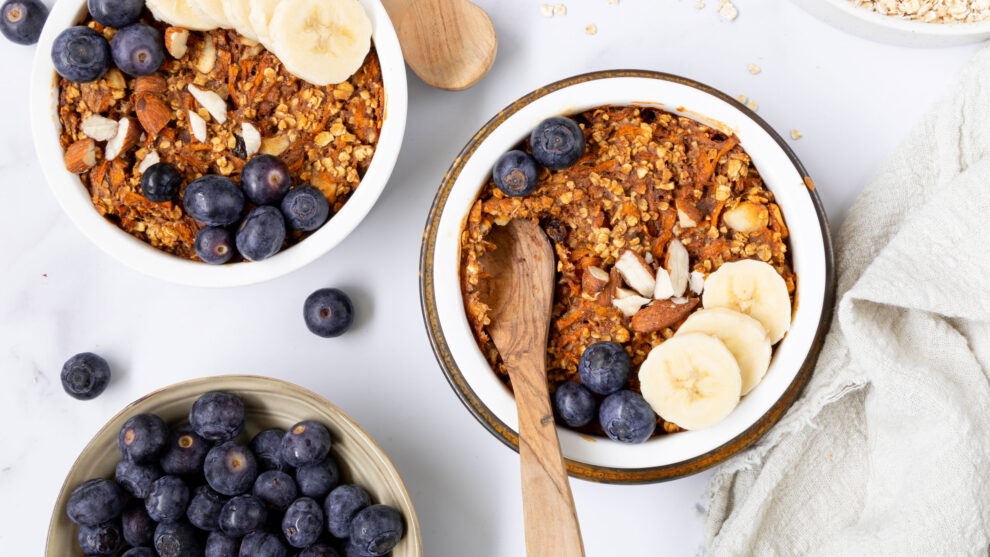 Carrot cake baked oats