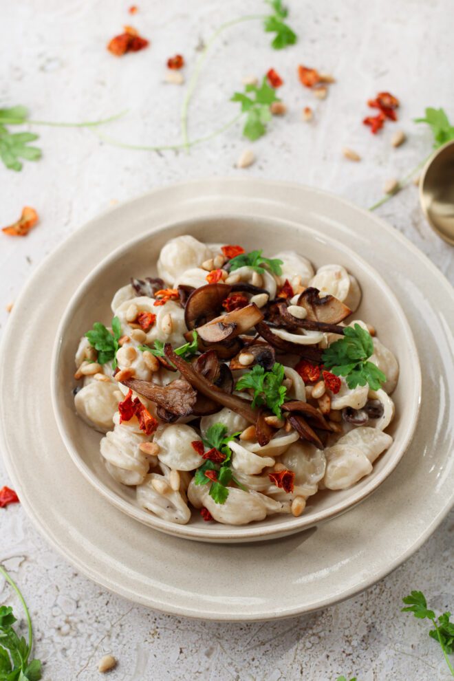 vegan pasta met paddenstoelen roomsaus