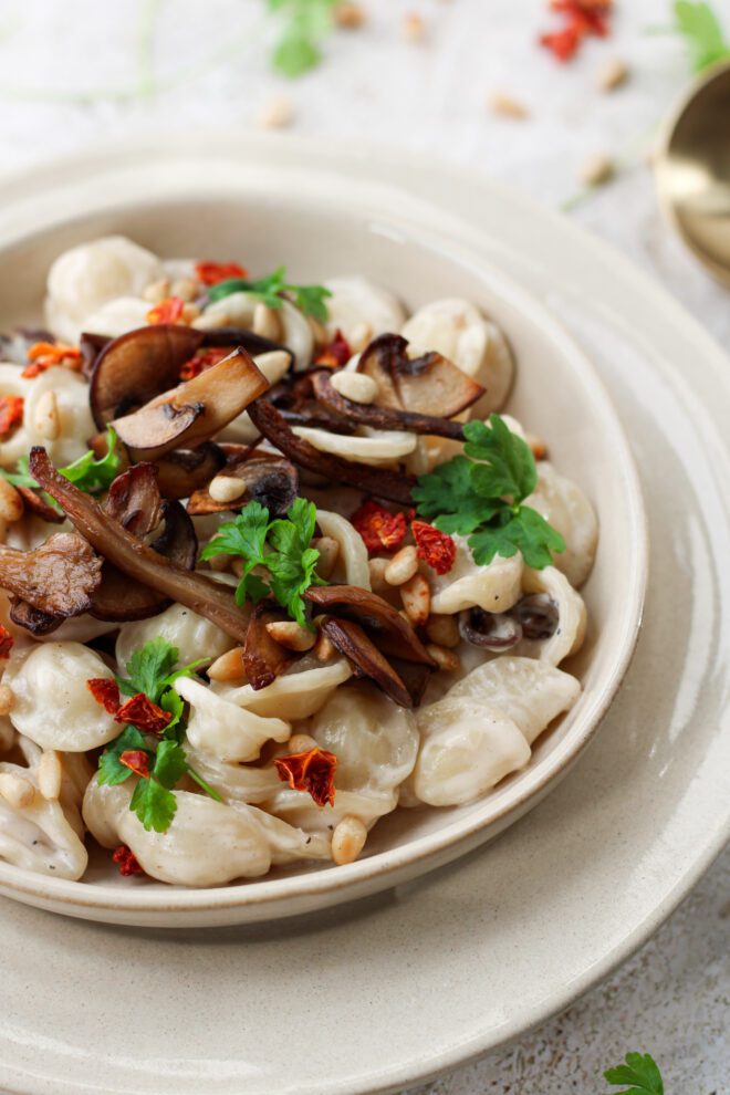 vegan pasta met paddenstoelen roomsaus