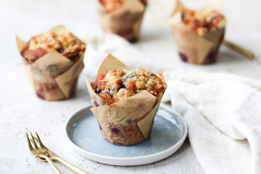 Blueberry crumble muffins