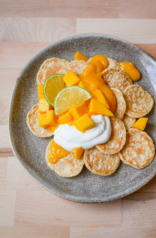 mini kokospannenkoekjes met mangosaus recept