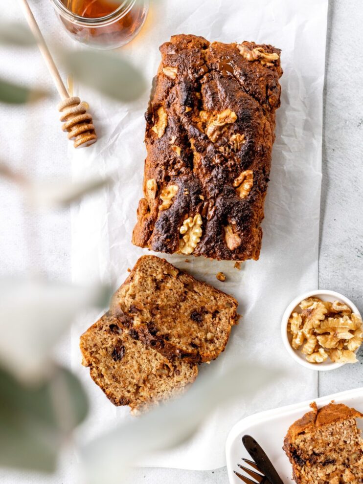 Luxe bananenbrood met amandelmeel en dadels