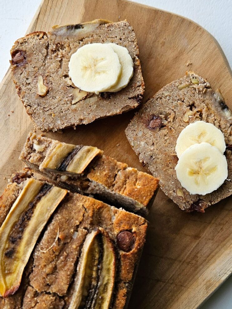 Stevig bananenbrood met noten en chocolade