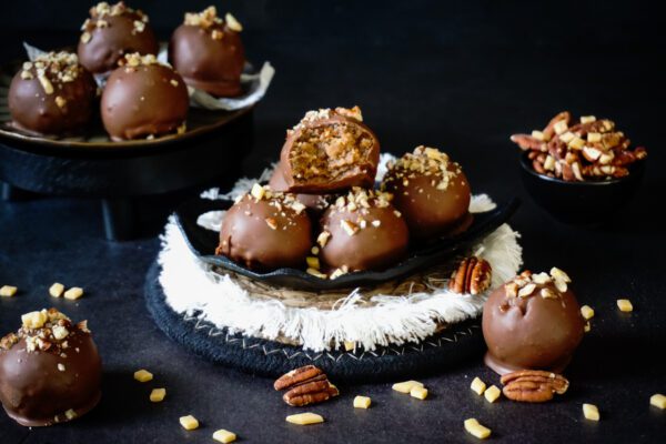 Koolhydraatarme karamel pecan truffels