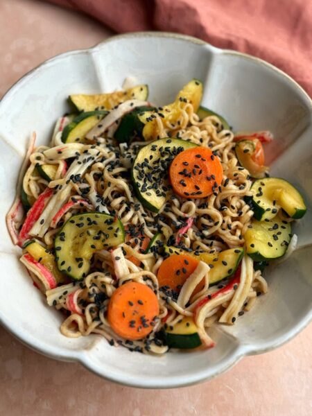 Surimi salade met noedels
