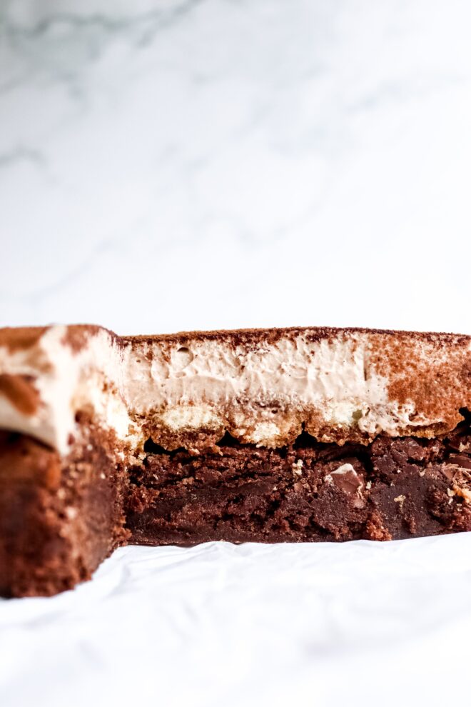 Opengesneden tiramisu-brownie
