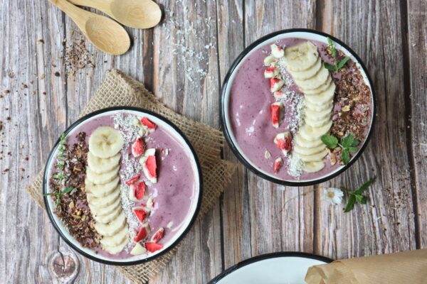 Ijskoude açai smoothie bowl
