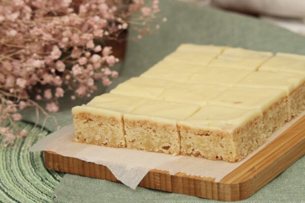 Boterkoek met witte chocolade fudge topping