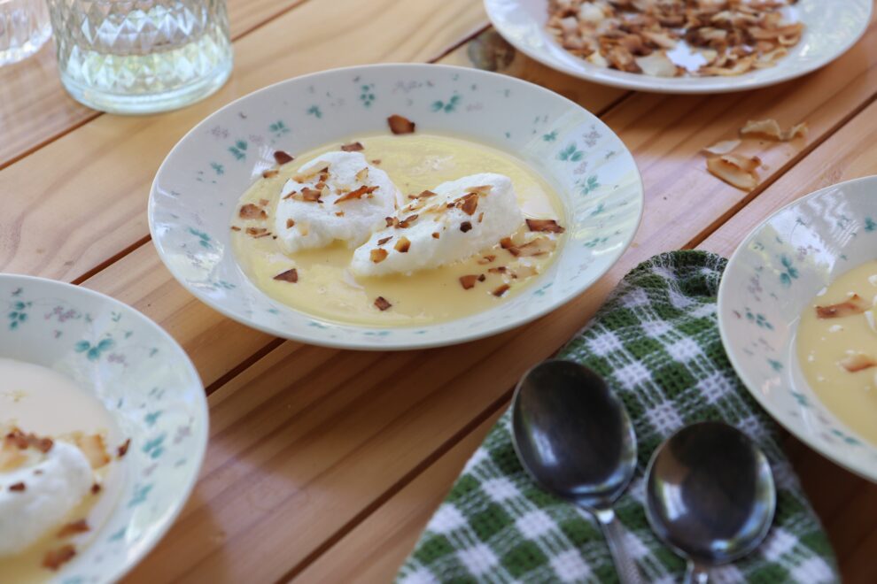 Sneeuweieren (oeufs à la neige)