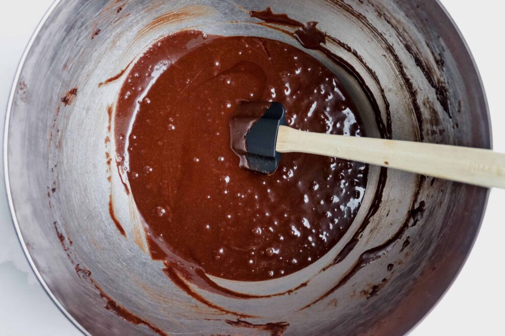 Het chocolademengsel voor de arretjes cake