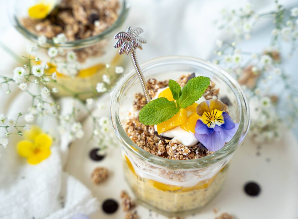 Tropical chia yoghurt pudding