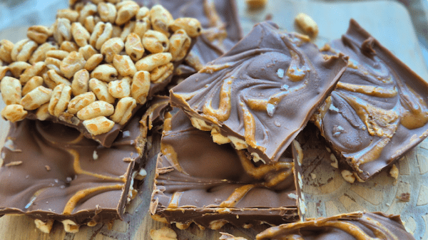 Crunchy salty spelt bark