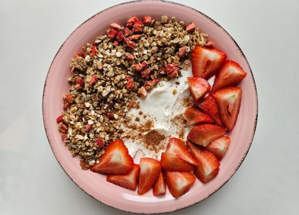 Strawberry baked oats Strawberry baked oats
