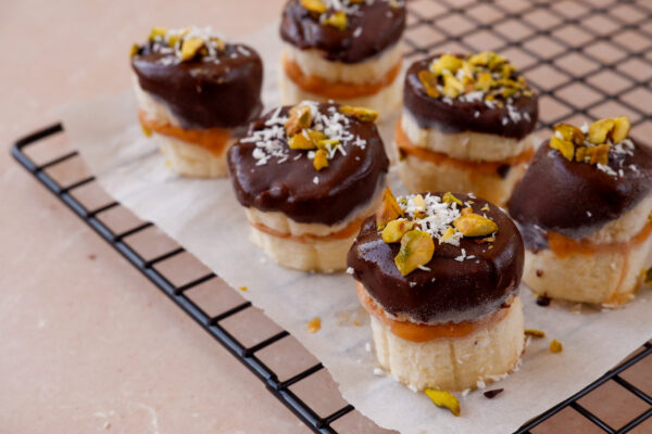 Bevroren bananenbites met pure chocolade & kokos Bevroren bananenbites met pure chocolade & kokos