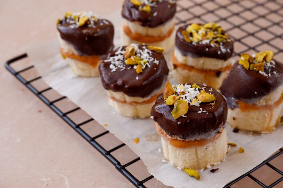 Bevroren bananenbites met pure chocolade & kokos Bevroren bananenbites met pure chocolade & kokos