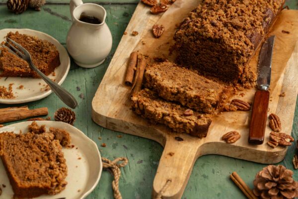 Smeuïge kruidcake met pecankruim Smeuïge kruidcake met pecankruim