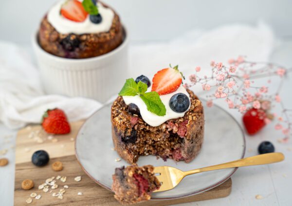 Havermout mugcake met fruit en speculaas Havermout mugcake met fruit en speculaas
