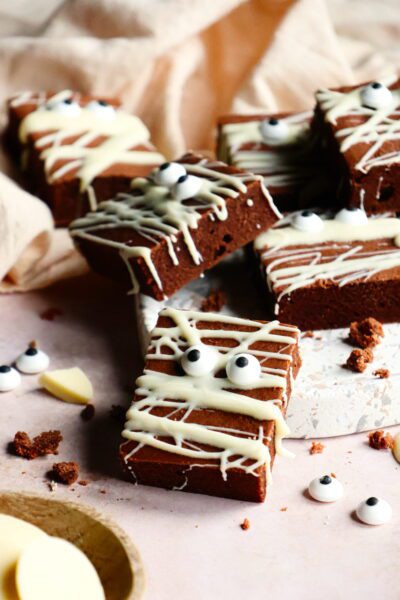 Halloween chocoladecake mummies Halloween chocoladecake mummies