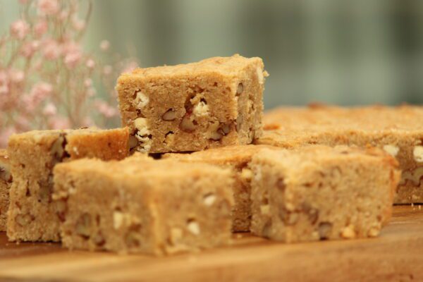 Speculaas blondies met bruine boter, maple en witte chocolade Speculaas blondies met bruine boter, maple en witte chocolade